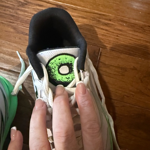 Puma Melo Boys Basketball Shoes - Picture 6 of 7